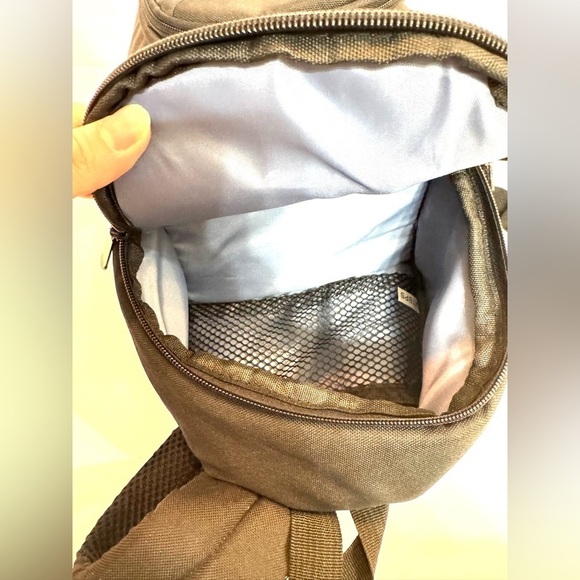 Xit XTBPS Black Deluxe Digital Camera & Video Sling Style Padded Shoulder Bag - Picture 7 of 9